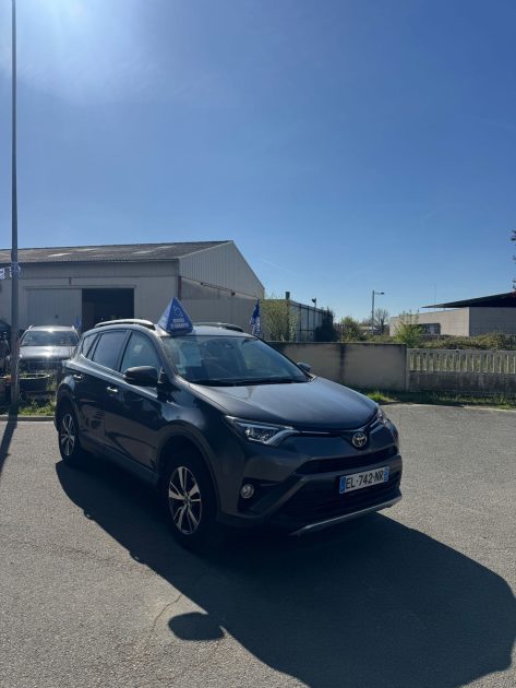 TOYOTA RAV4 143 D-4D LOUNGE 2WD 2017