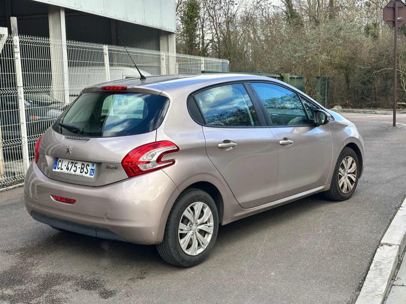 PEUGEOT 208 1.2 VTI 82 ACTIVE