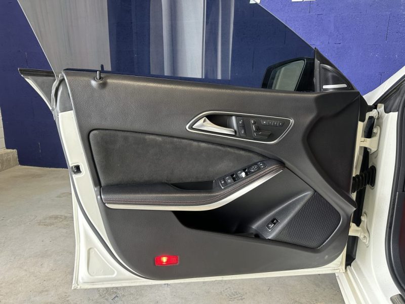 MERCEDES BENZ CLASSE CLA  220 CDI 2.2 170CH BVA AMG LINE  2013