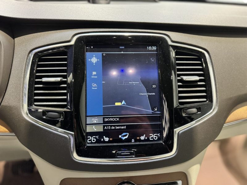 VOLVO XC90 D5 AWD 225ch MOMENTUM / DISTRI OK / SUIVI D ENTRETIEN COMPLET