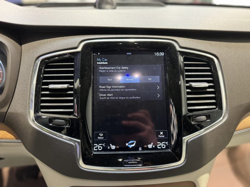 VOLVO XC90 D5 AWD 225ch MOMENTUM / DISTRI OK / SUIVI D ENTRETIEN COMPLET