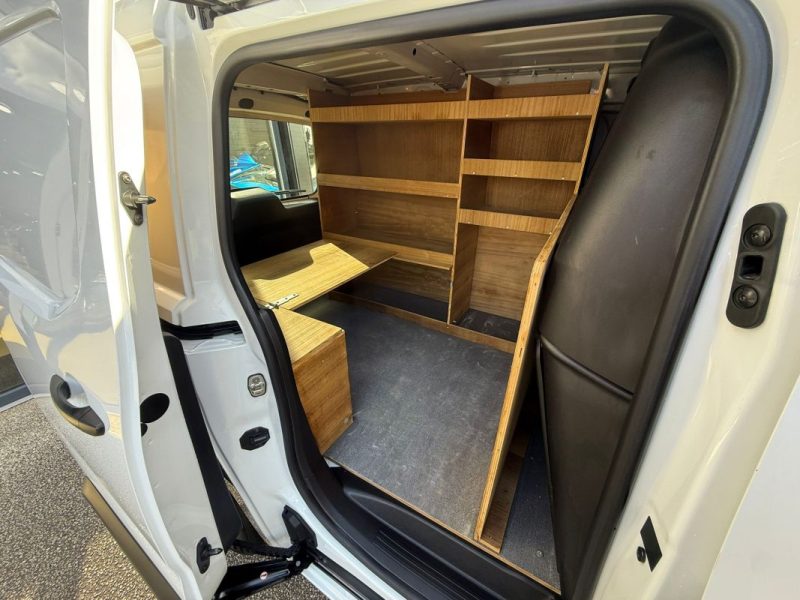 Peugeot Partner Fourgon Standard 1000 KG 1.5 e-HDi 100Ch S&S Premium - TVA Récupérable