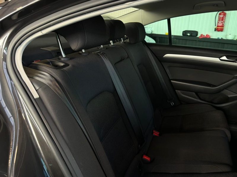 VW Passat 1.5 TSI 150ch 🚗 CarPlay 📱 Radar 🔊 Reprise 🔄 Garantie 🛡️