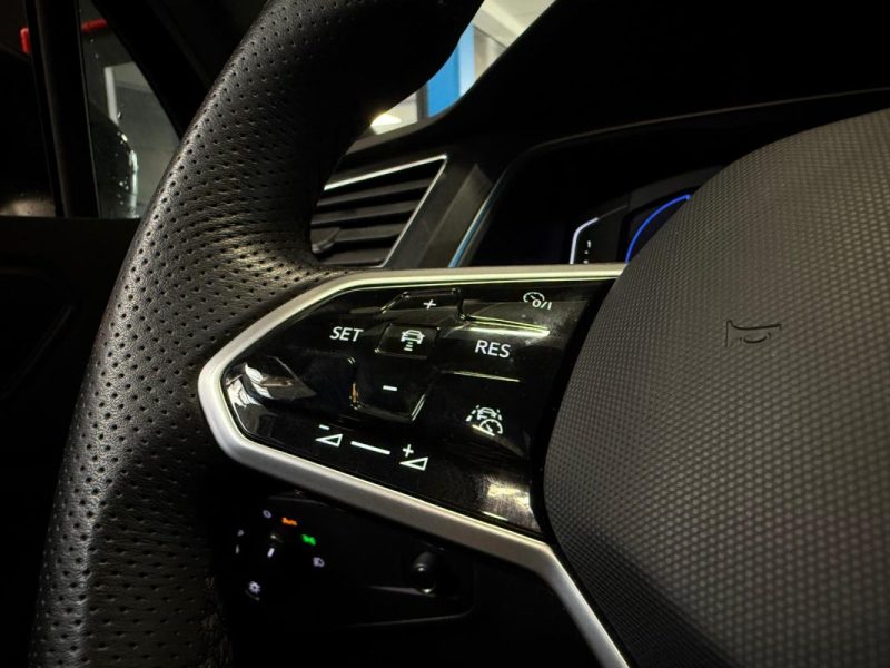 VOLKSWAGEN TIGUAN R LINE 1.4 EHYBRID 245 ch Dsg6 / TOIT OUVRANT + AFFICHAGE TETE HAUTE / 