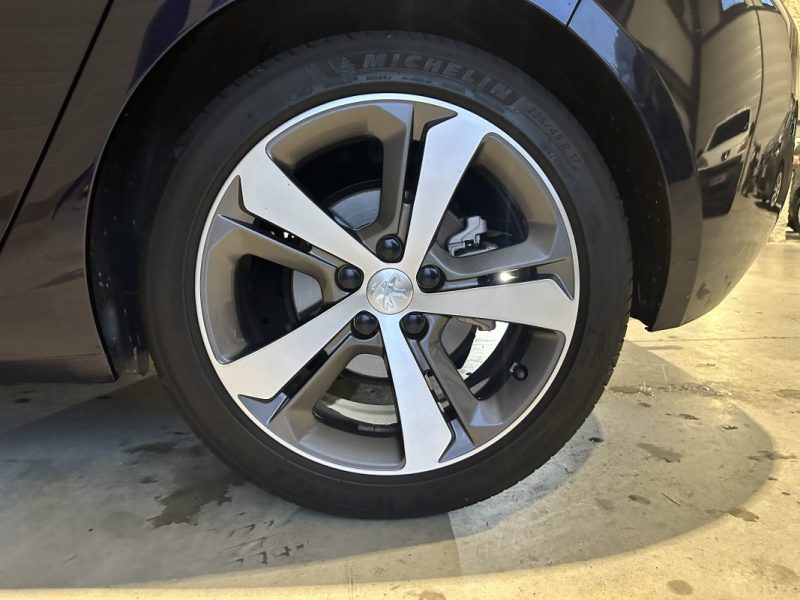 PEUGEOT 308 1.2 110 BVM  ALLURE / CAR PLAY / ATTELAGE  2020