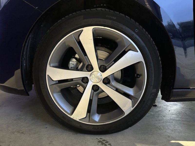 PEUGEOT 308 1.2 110 BVM  ALLURE / CAR PLAY / ATTELAGE  2020