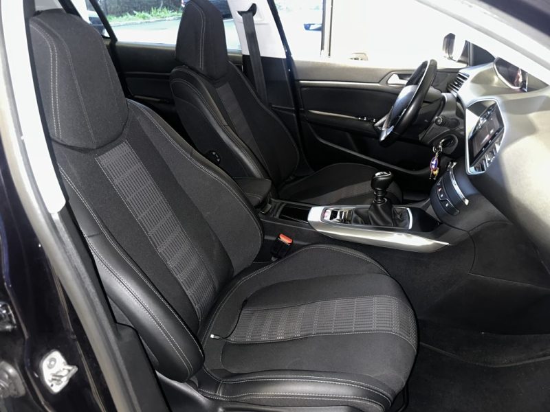 PEUGEOT 308 1.2 110 BVM  ALLURE / CAR PLAY / ATTELAGE  2020