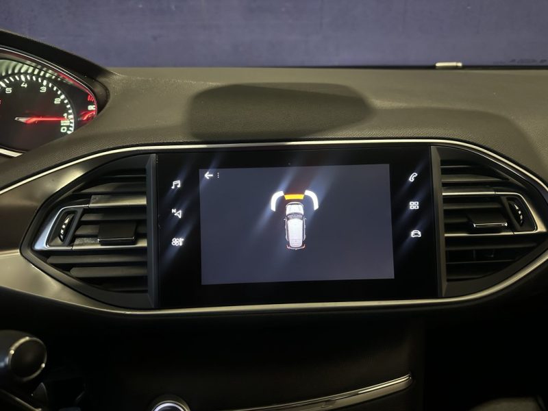 PEUGEOT 308 1.2 110 BVM  ALLURE / CAR PLAY / ATTELAGE  2020