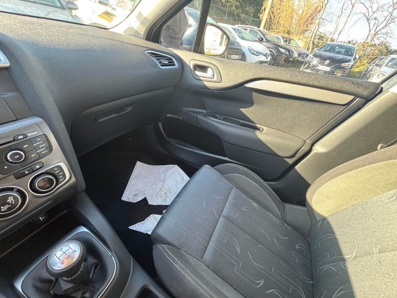 CITROEN C4 II 1.6 VTI 120 1598CM3 120CV  2012