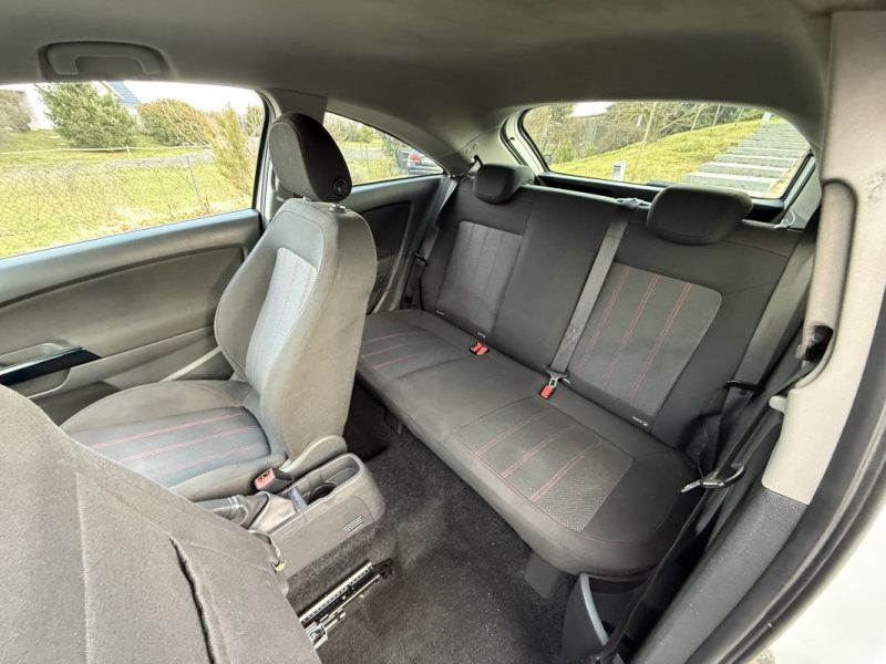 Opel Corsa IV 1.4 100ch Twinport Cosmo