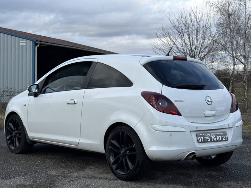 Opel Corsa IV 1.4 100ch Twinport Cosmo