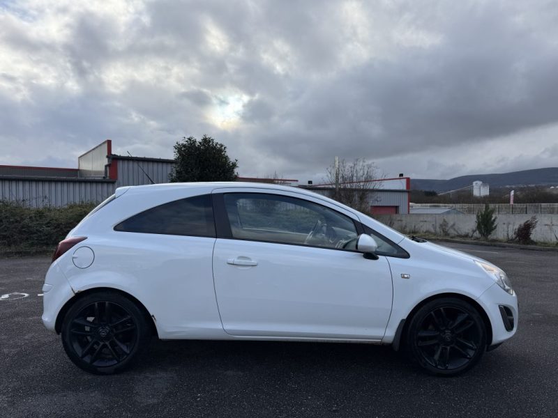 Opel Corsa IV 1.4 100ch Twinport Cosmo