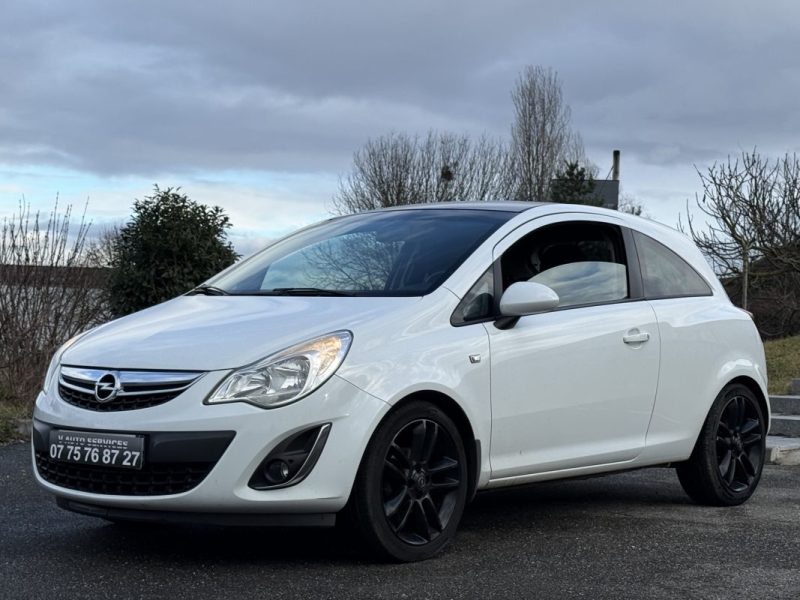 Opel Corsa IV 1.4 100ch Twinport Cosmo