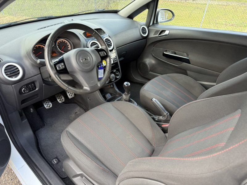 Opel Corsa IV 1.4 100ch Twinport Cosmo