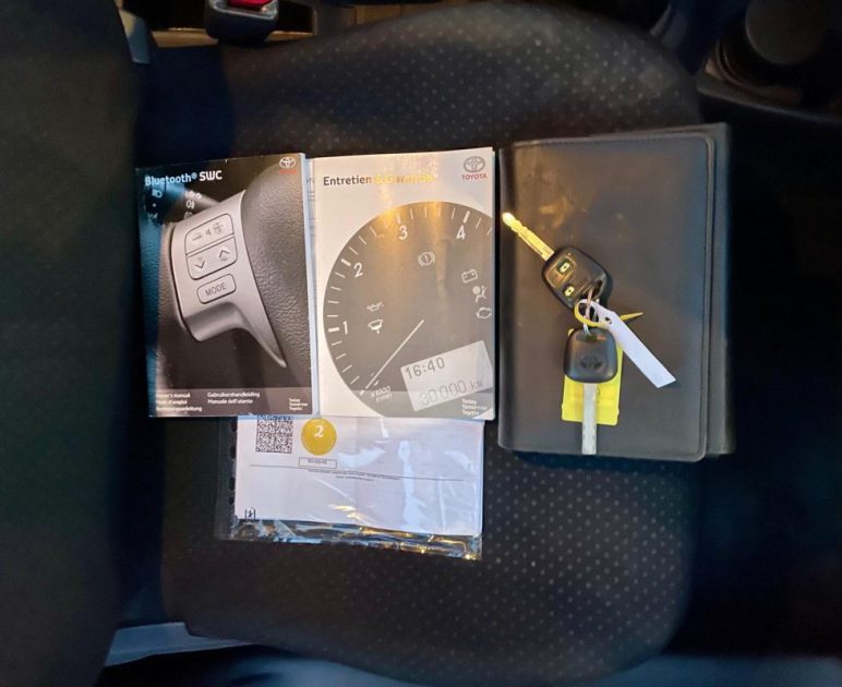 TOYOTA YARIS 1.3 VVT-I 100 CONFORT 