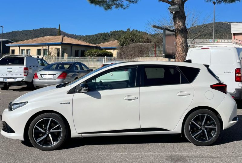 TOYOTA AURIS  2017 COLLECTION