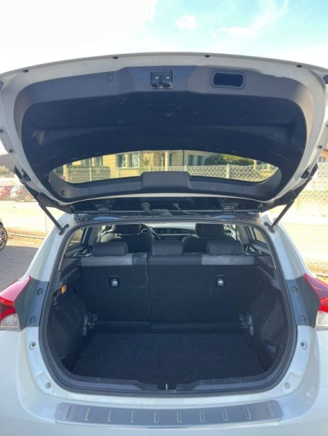 TOYOTA AURIS  2017 COLLECTION