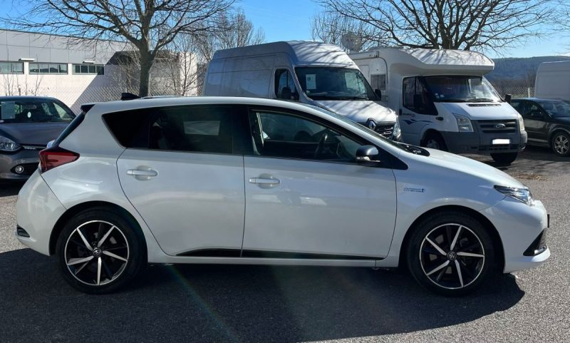 TOYOTA AURIS  2017 COLLECTION