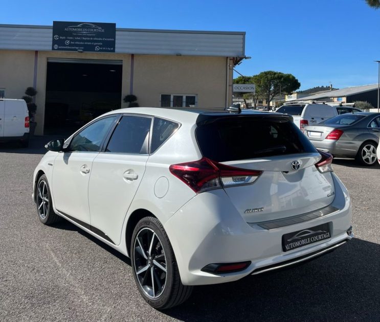 TOYOTA AURIS  2017 COLLECTION