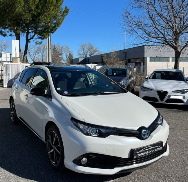 TOYOTA AURIS  2017 COLLECTION