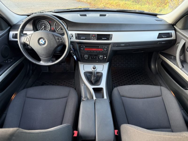 BMW Série 3 V (E90) 318i 143ch Sport Design 1éré Main Garantie 6 Mois