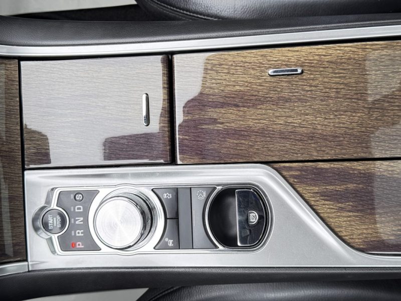 JAGUAR XF I 2.2 D 2012
