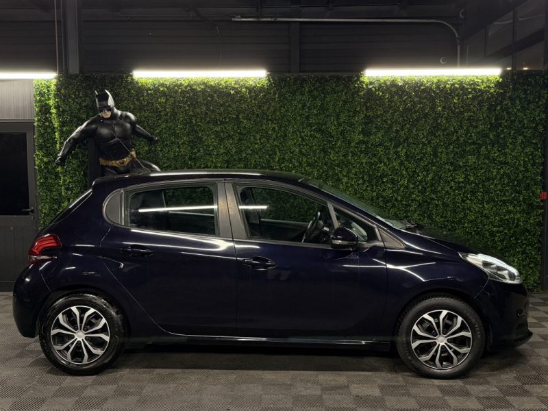 PEUGEOT 208 1.2 82 Cv 5 PLACES ECRAN TACTILE BLUETOOTH - CRIT AIR 1 - GARANTIE 1 AN 