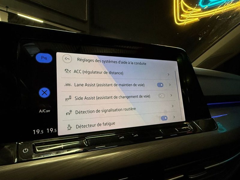 VOLKSWAGEN GOLF VIII 1.5 ETSI 150 ch STYLE 1ST DSG7 / TOIT OUVRANT + SIEGES ELECTRIQUES A MEMOIRE / 