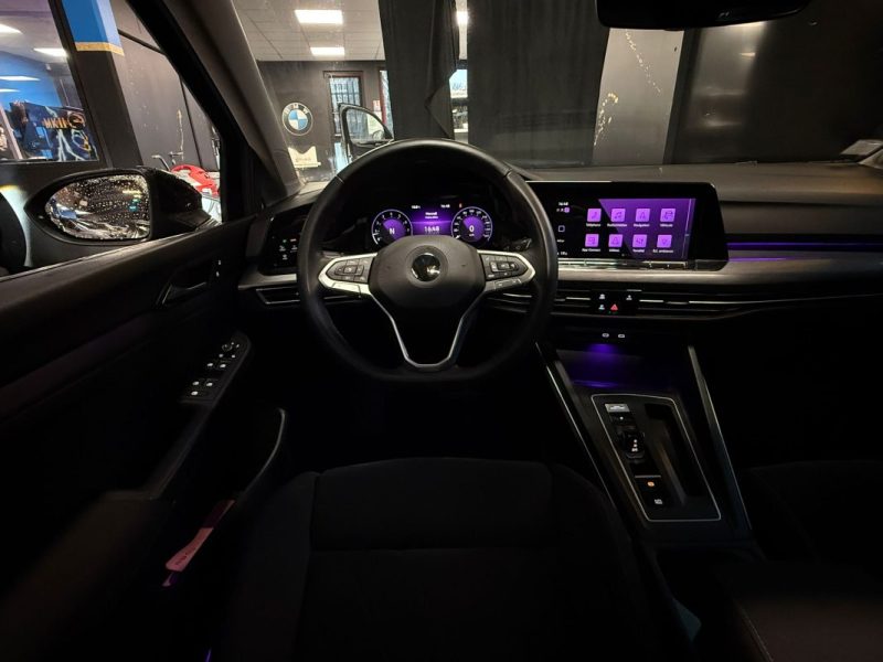 VOLKSWAGEN GOLF VIII 1.5 ETSI 150 ch STYLE 1ST DSG7 / TOIT OUVRANT + SIEGES ELECTRIQUES A MEMOIRE / 