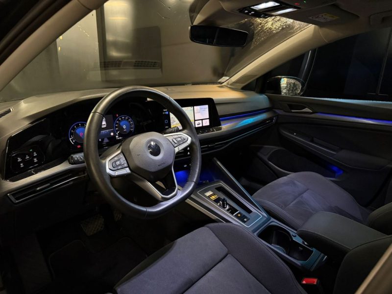 VOLKSWAGEN GOLF VIII 1.5 ETSI 150 ch STYLE 1ST DSG7 / TOIT OUVRANT + SIEGES ELECTRIQUES A MEMOIRE / 