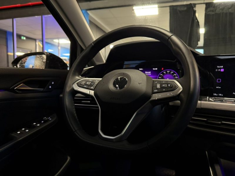 VOLKSWAGEN GOLF VIII 1.5 ETSI 150 ch STYLE 1ST DSG7 / TOIT OUVRANT + SIEGES ELECTRIQUES A MEMOIRE / 