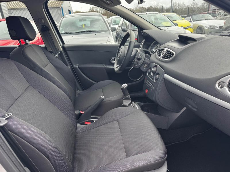 RENAULT CLIO 1.2 16V (74 KW / 101 CH)  2007