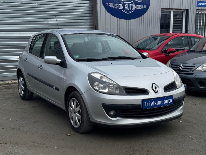 RENAULT CLIO 1.2 16V (74 KW / 101 CH)  2007
