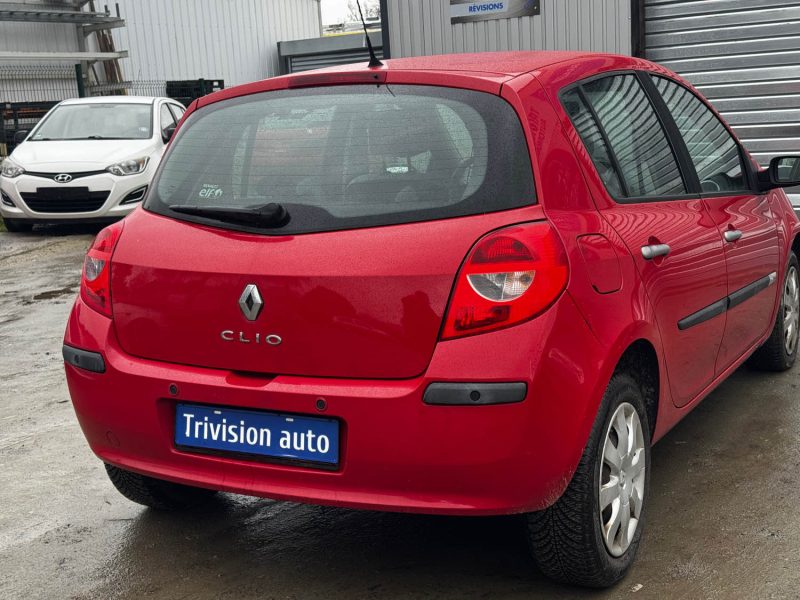 RENAULT CLIO 1.2 16V (74 KW/ 101 CH)RIP CURL 2009