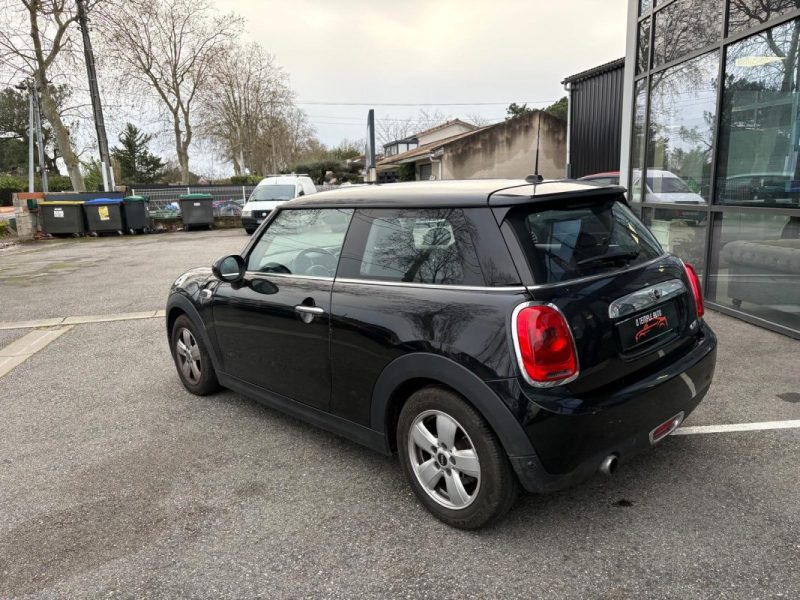MINI MINI III ONE BUSINESS 102CH 2016