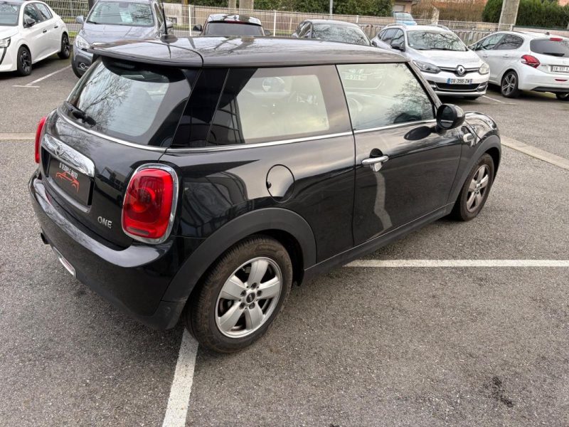 MINI MINI III ONE BUSINESS 102CH 2016