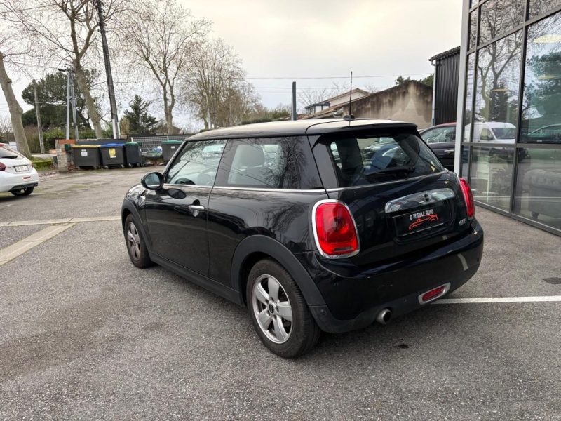 MINI MINI III ONE BUSINESS 102CH 2016