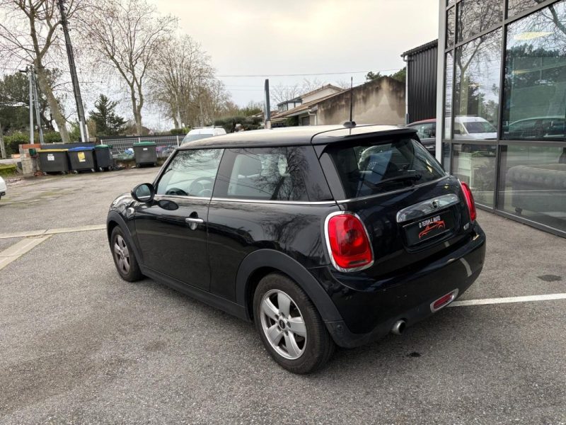 MINI MINI III ONE BUSINESS 102CH 2016