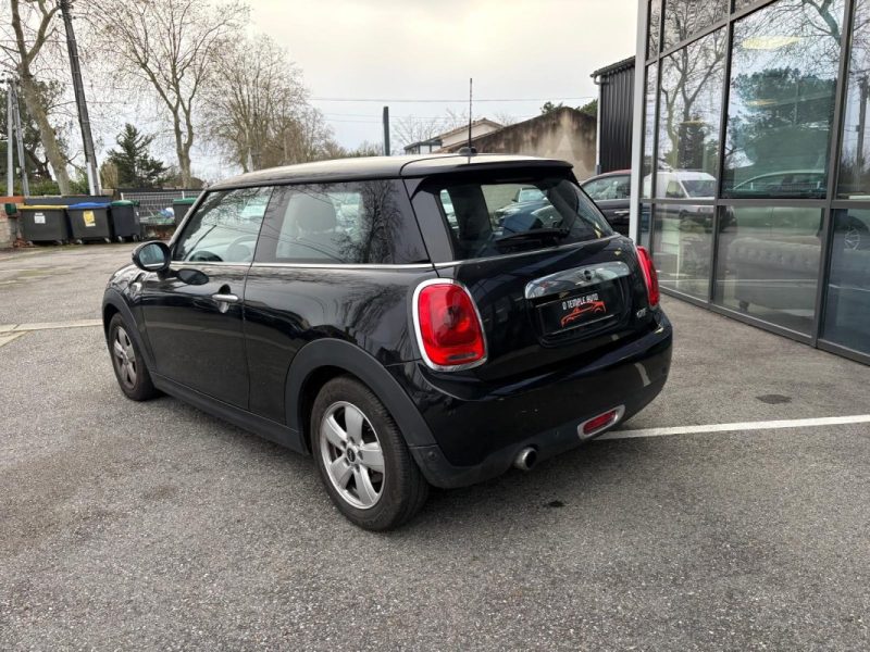 MINI MINI III ONE BUSINESS 102CH 2016