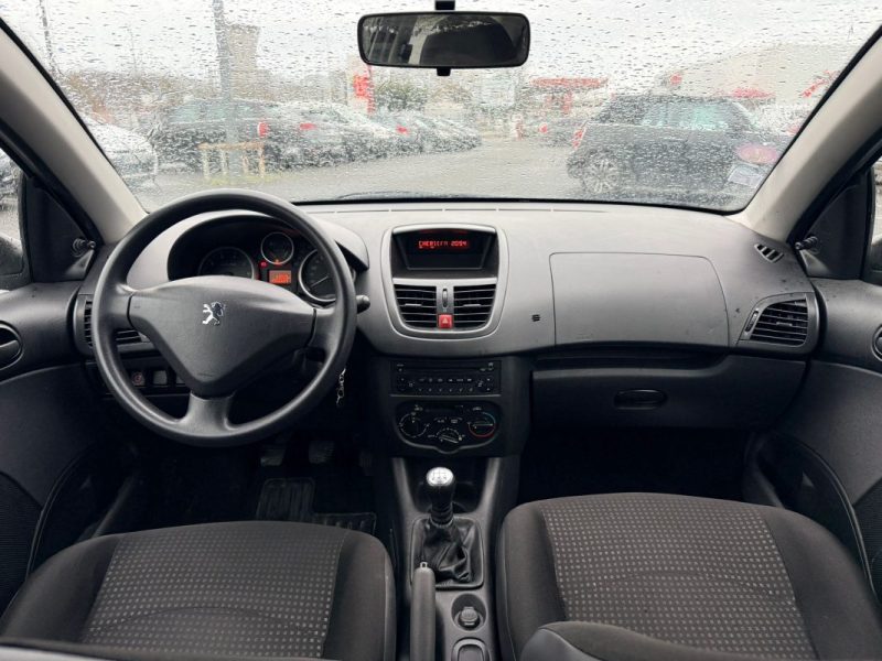 PEUGEOT 206 + 1.1 FINITION URBAN - DISTRIBUTION NEUVE - JOINT DE CULASSE NEUF - GARANTIE 6 MOIS 