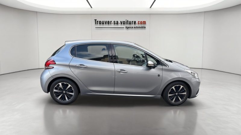 PEUGEOT 208 1.5 L BlueHDI 100 ch TECH EDITION