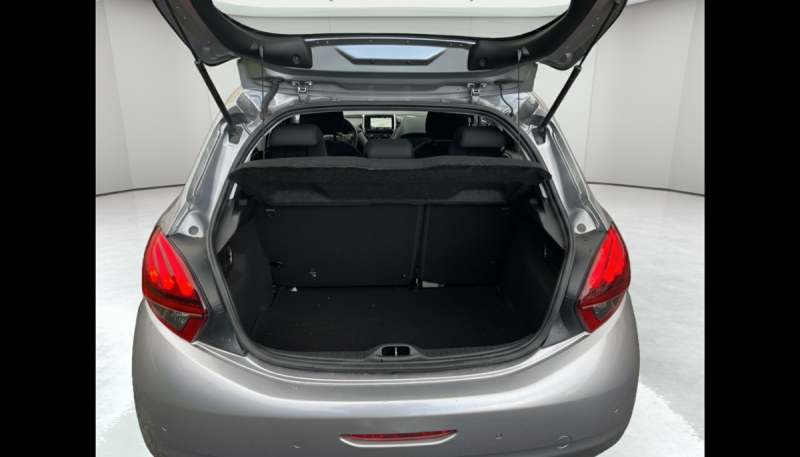 PEUGEOT 208 1.5 L BlueHDI 100 ch TECH EDITION