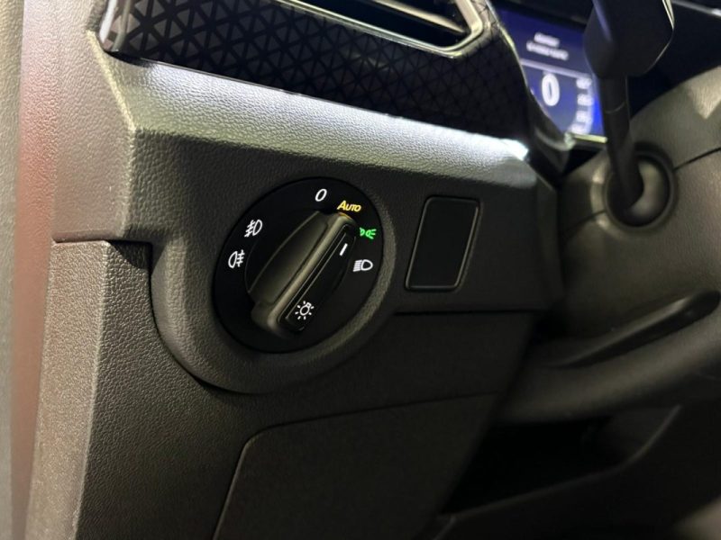 VOLKSWAGEN T-CROSS 1.0 TSI 110CH R-LINE *** RÉVISION À JOUR / RIEN À PRÉVOIR ***