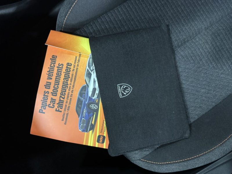 PEUGEOT 2008 II 1.2 100ch 2025 TTC