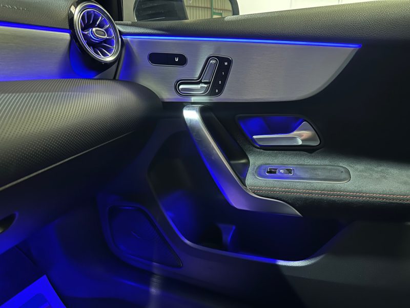 MERCEDES CLASSE A  200 D AMG LINE 8G-DCT TOIT PANORAMIQUE