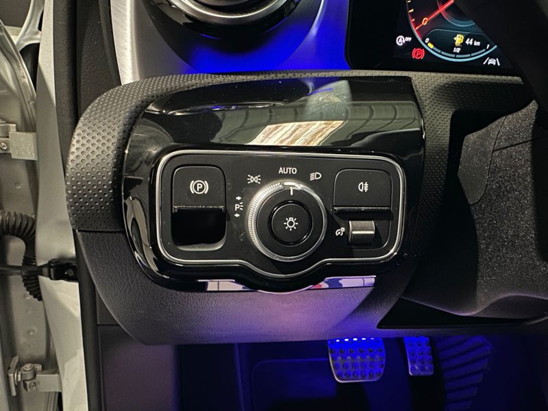 MERCEDES CLASSE A  200 D AMG LINE 8G-DCT TOIT PANORAMIQUE