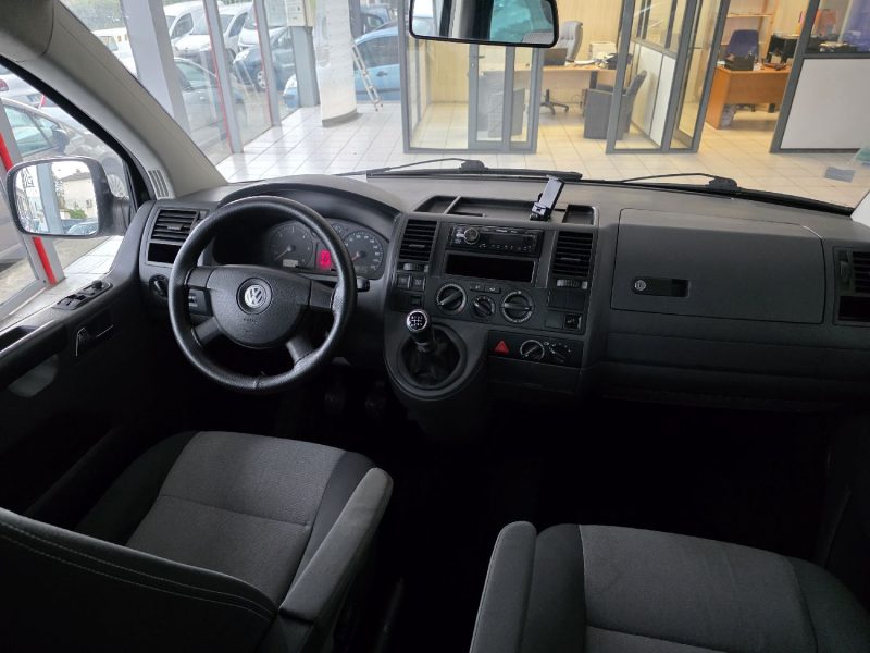 VOLKSWAGEN MULTIVAN 2.5 TDI - 10V L5 131CH TURBO ANNEE 2008 205000KM