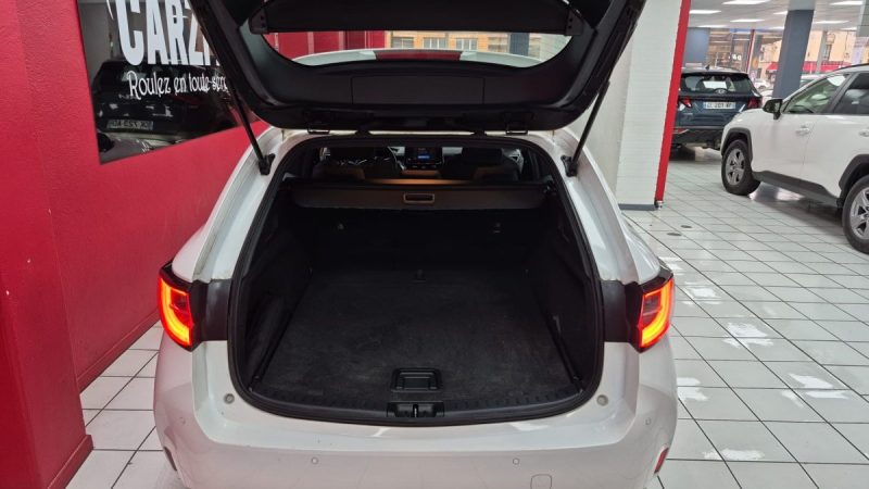 TOYOYA COROLLA TOURING SPORTS 122cv DYNAMIC BUSINESS/1 ERE MAIN/TVA RECUPERABLE