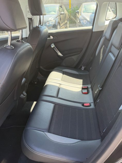 PEUGEOT 2008 1.2 VTI ALLURE 2014