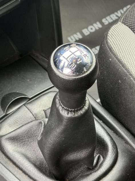 PEUGEOT 207 1.6 HDI URBAN MOVE 2008 - 62 157Kms - Distrib ok - Premier Main - Suivit PEUGEOT